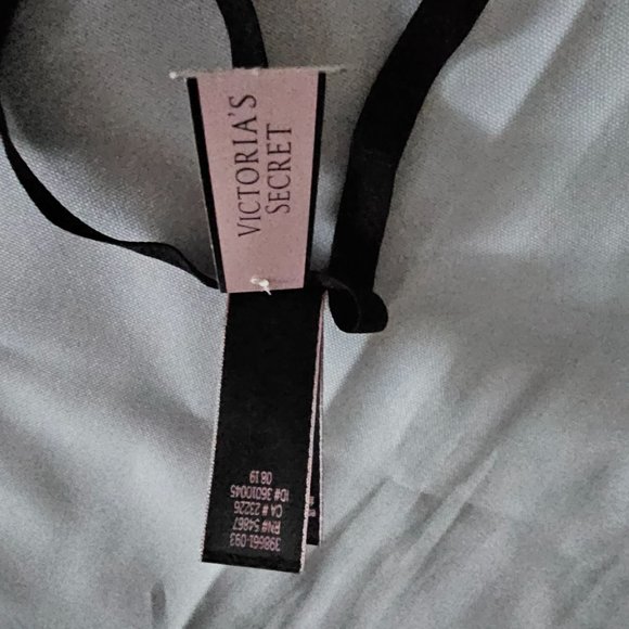Victoria's Secret Chantilly Lace Plunge Teddy Bodysuit Black Size M/M NWT - Picture 12 of 12